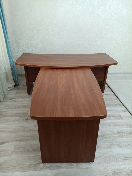 Продается стол руководителя