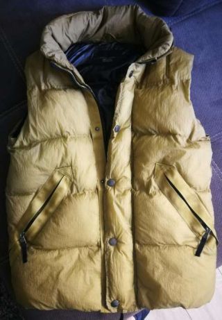 Vesta / Geaca ZARA - model foarte frumos - ca NOUA