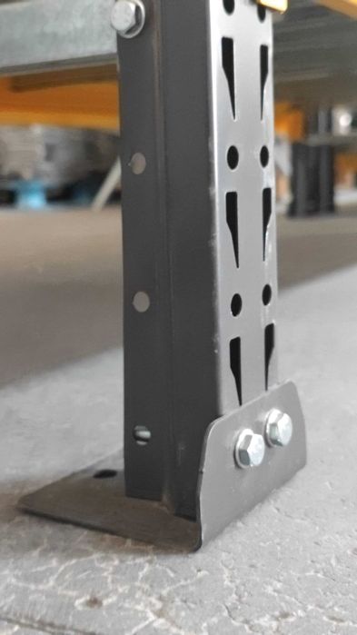 Продам металлические среднегрузовые стеллажи