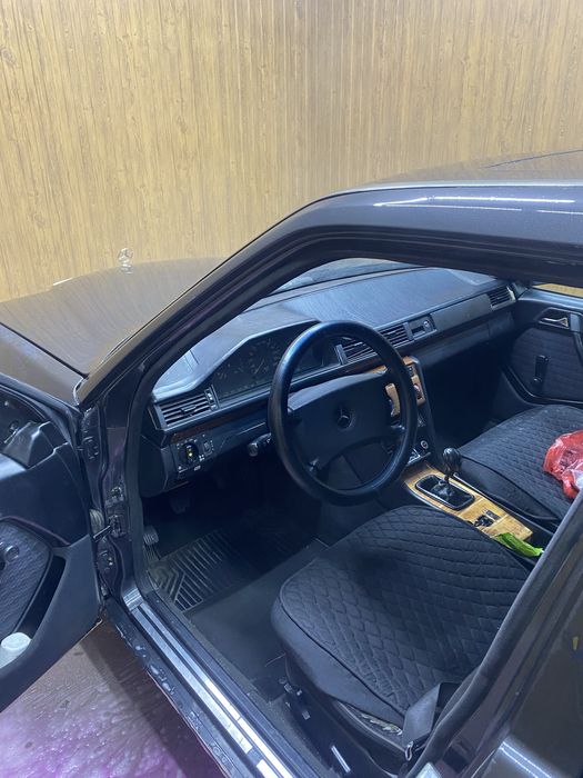 мерседес 124……..