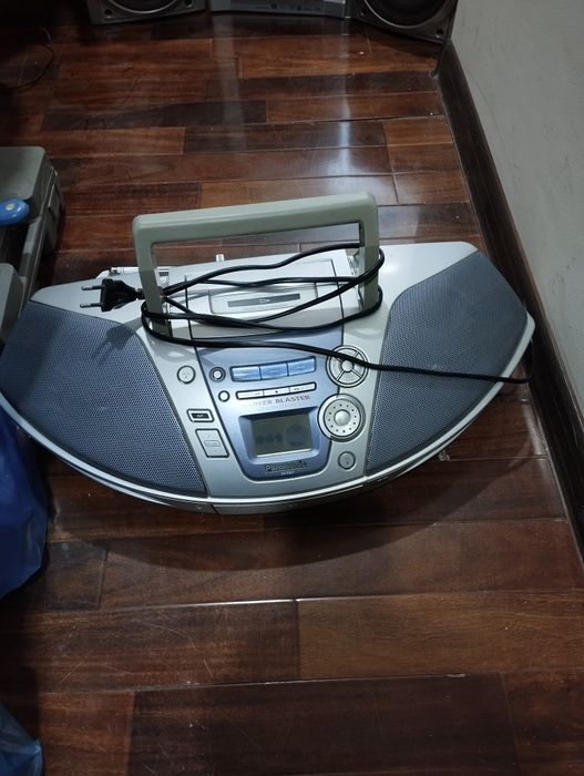 Срочно продаю магнитолу