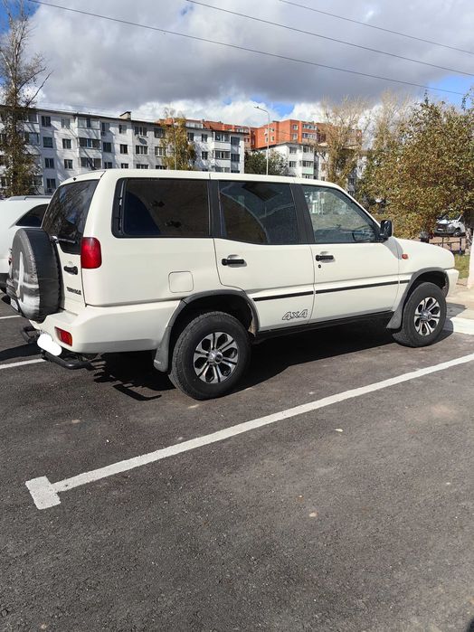 Aвтомобиль  Nissan Terano