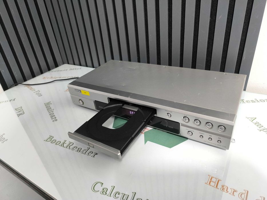 Denon DVD-1710 DVD Player Progressive Scan Dolby Digital DTS