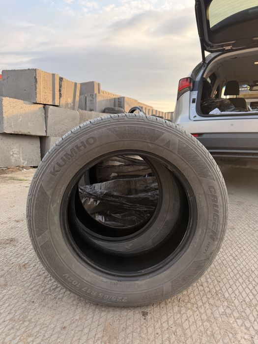 Продам комплект летней резины Kumho Crugen HP71 225/65 R17