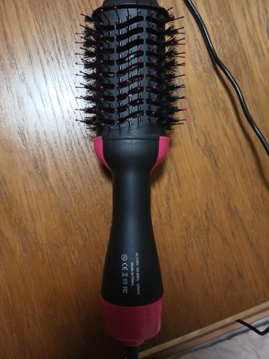 Електрически преси за коса всяка за по 10 евро