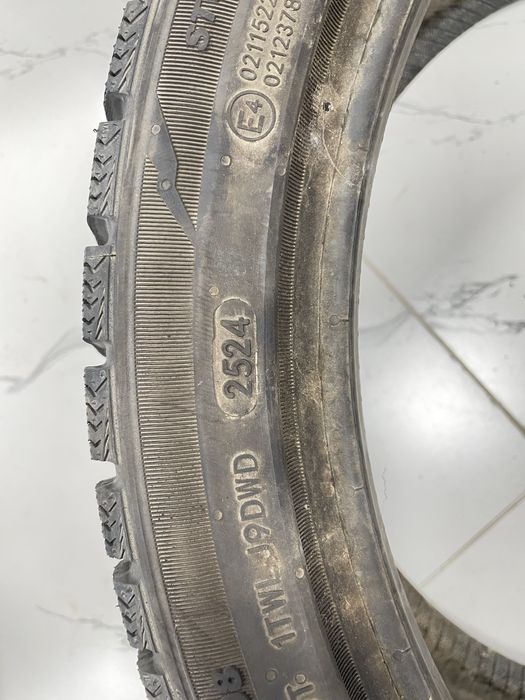 Шины зимние 225/40/18