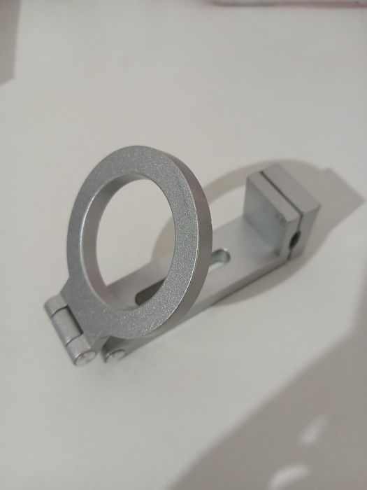 Крепления/держатели телефона