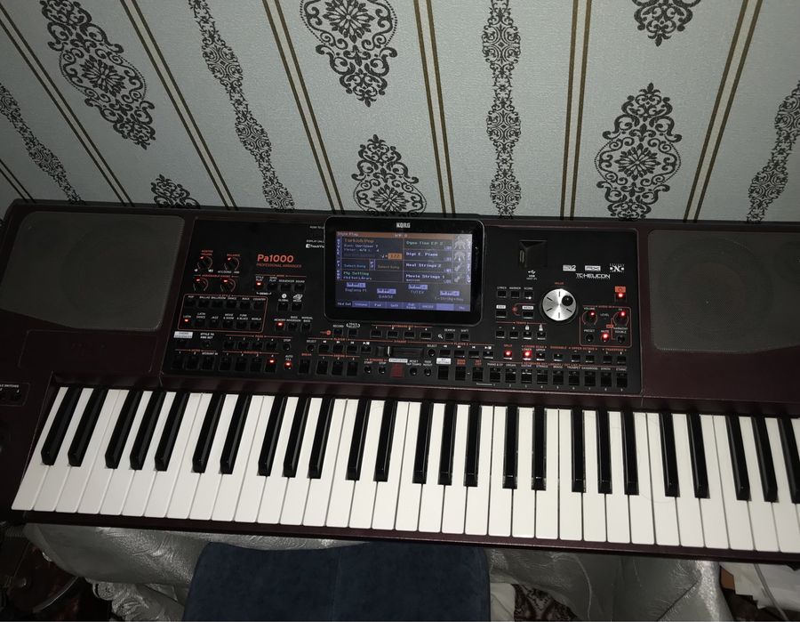 Продаю Korg Pa 1000