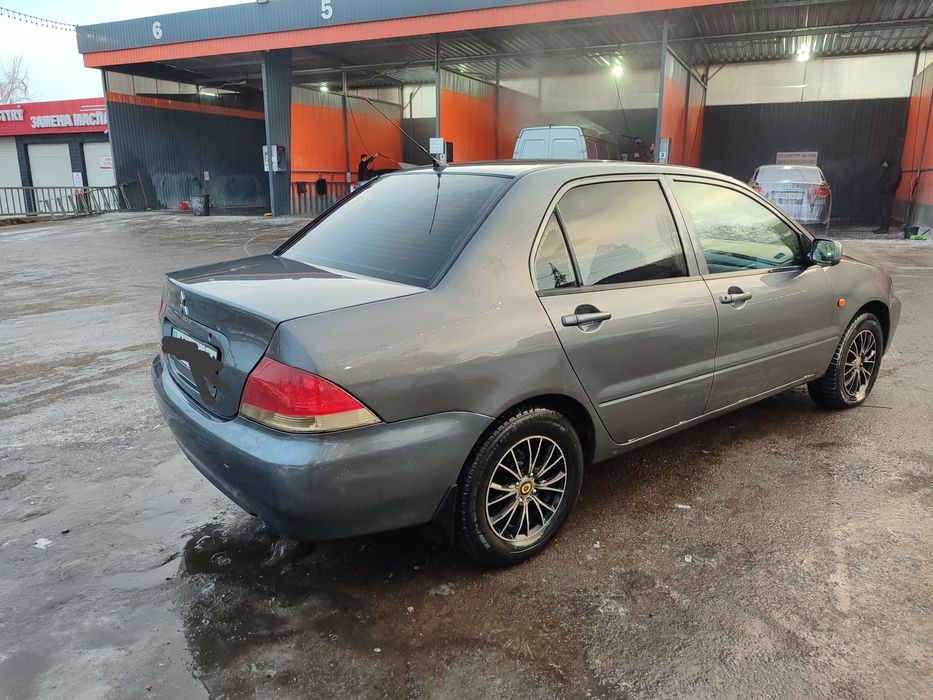 Митсубиси Лансер