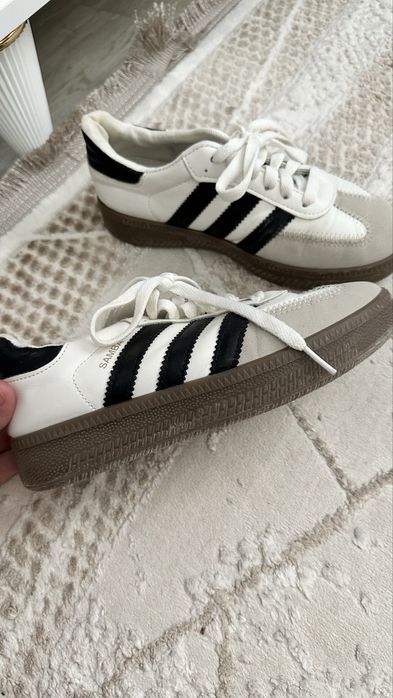 Womens sneakers and running shoes