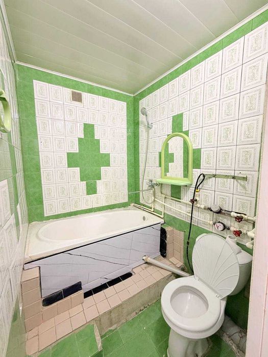 Продаётся 2х передел в 3х комн квартира на 1 этаже Горгаз Кафе Бахор