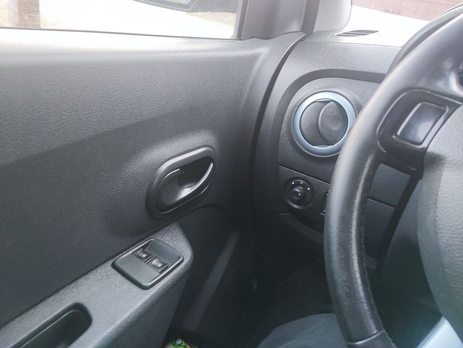 Vând Dacia Dooker
