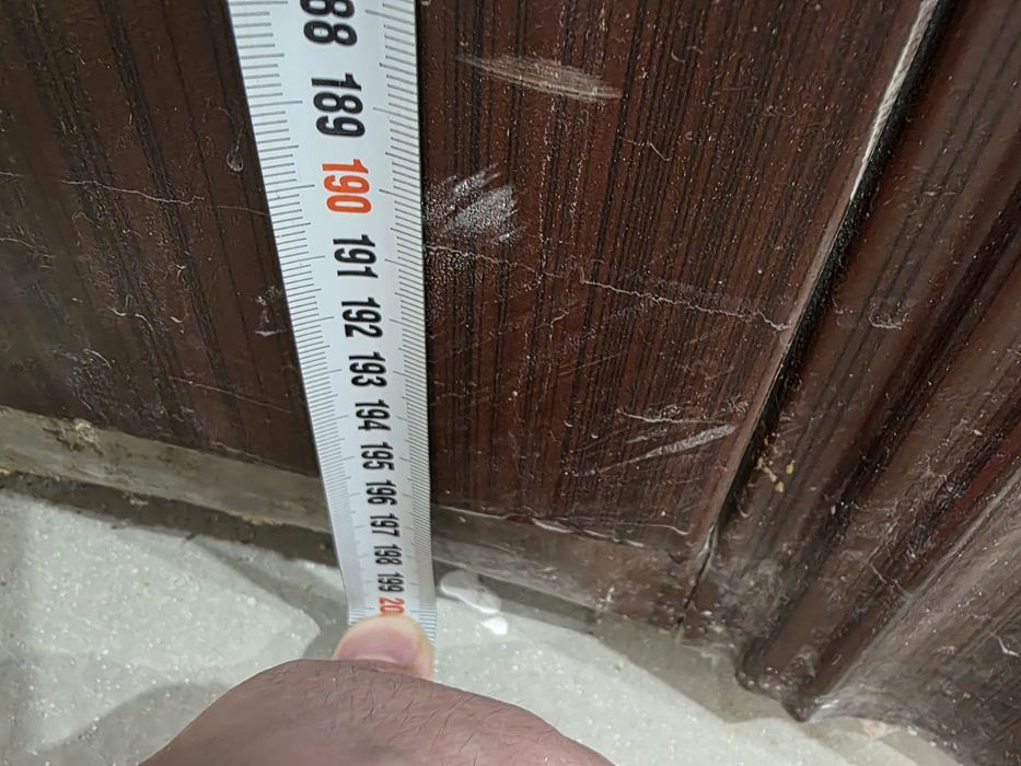 Дверь входная в хорошем состоянии