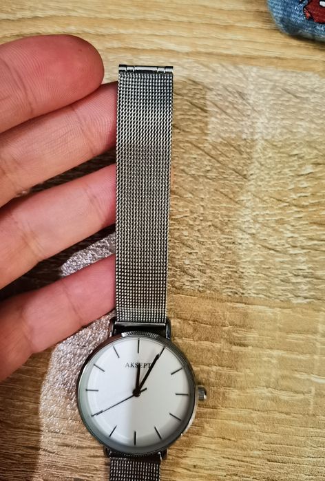 Дамски часовник Aksept