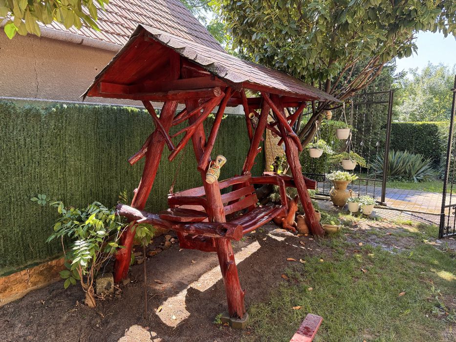 Leagăn rustic din lemn masiv