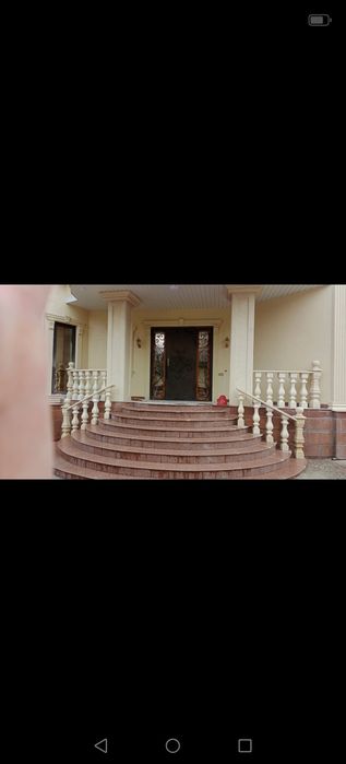 Фасад травертин и гранит