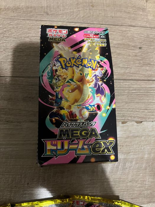 Pokémon буустери - колекционерски карти