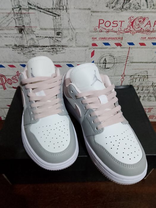 Кроссовки новые NIKE