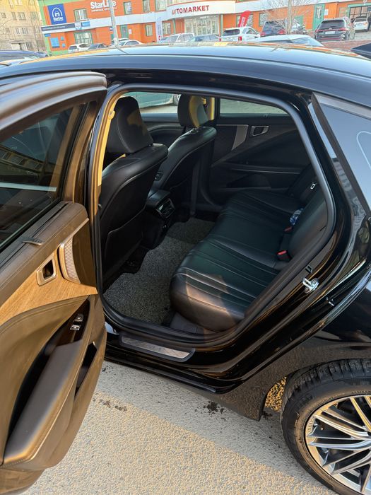 KIA K8 2021 года