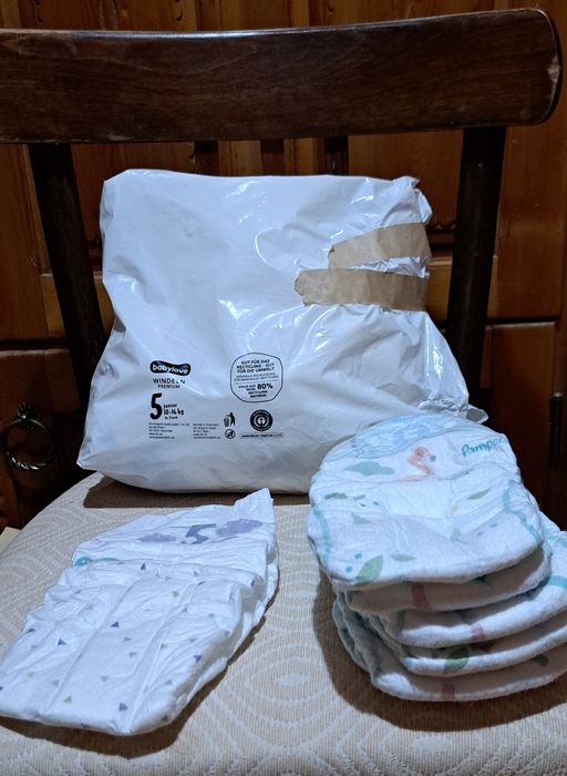 Пелени за еднократна употреба на марка Памперс/ Pampers и Бабулав/Babylove