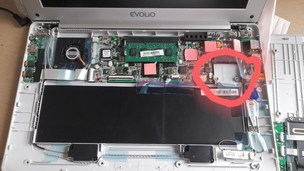 Vand/schimb stoc 10 laptop-uri noi, fără hard, ultrasubtiri, 985 grame