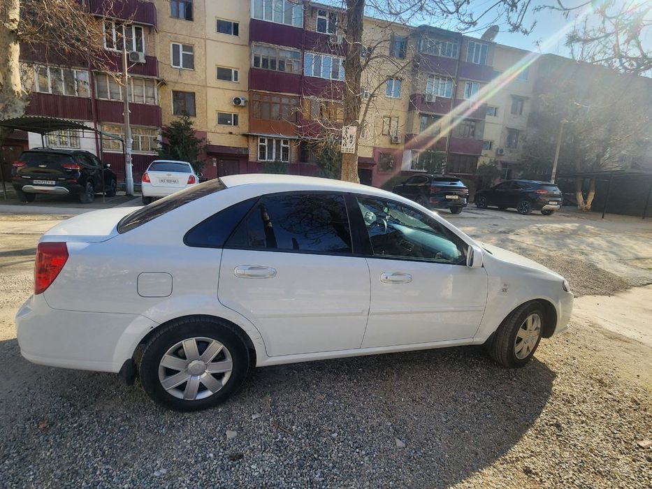 Moshina sotliadi holati ideyal harajati yoq