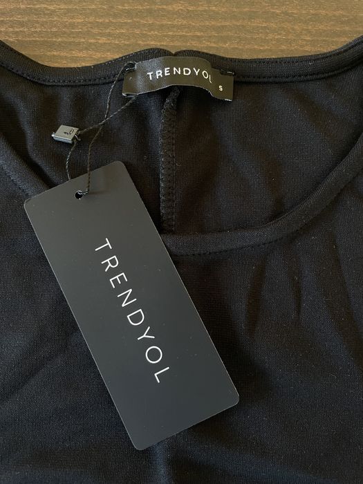 Черна рокля Trendyol