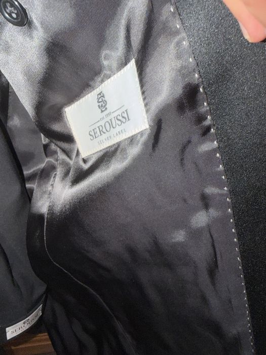 Costum elegant pentru bărbați.