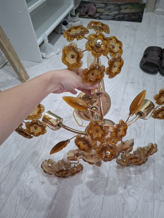 Отдам даром люстру