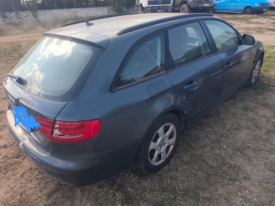 Audi A4 B8 2.0TDI 143k Na chasti