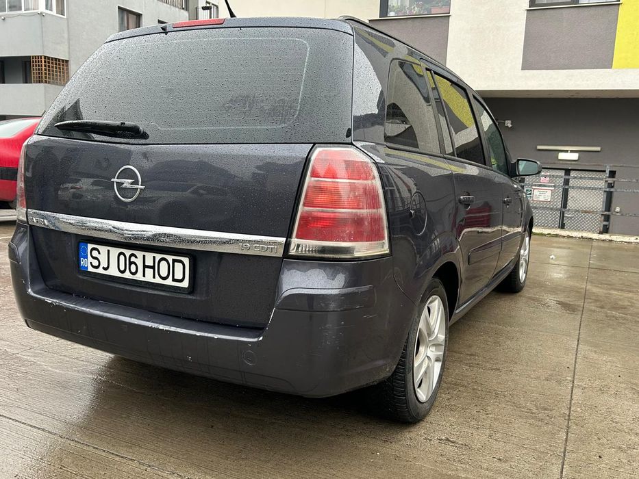 Vând Opel Zafira (dau și la schimb,ofer și diferență)