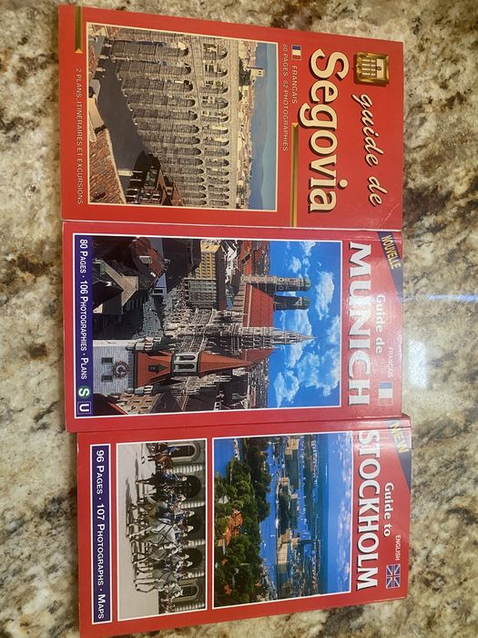 Ghiduri turistice ilustrate editii mai vechi - lot de 12