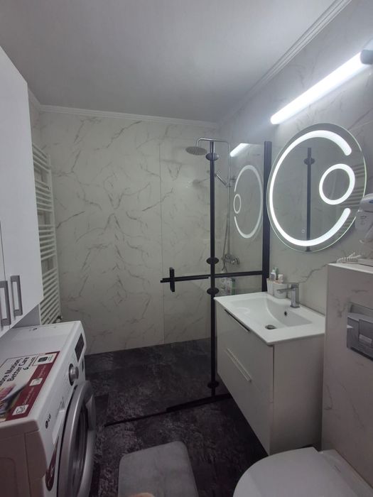 Inchiriez apartament strada Tineretului