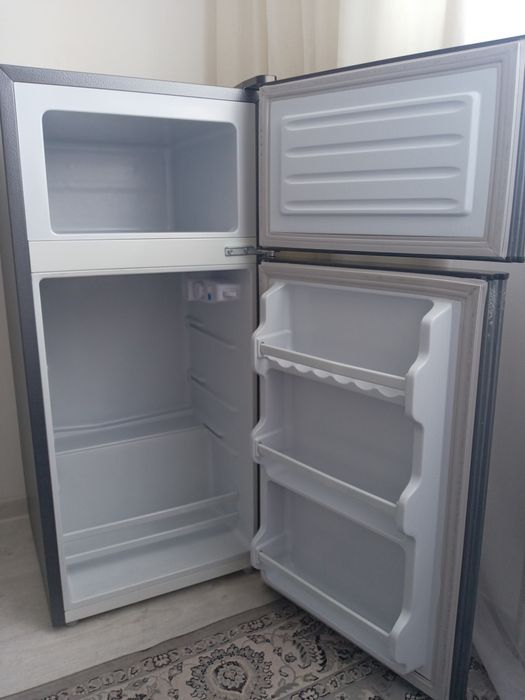 Продам холодильник маленький
