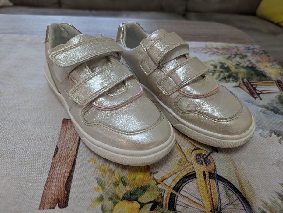 Skechers/Geox/Primigi маратонки и сандали  28 номер