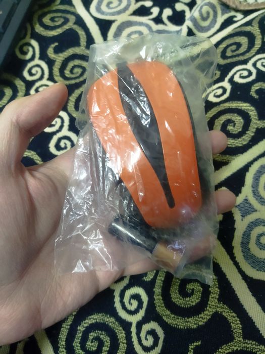 Продаю клавиатуру с мышкой