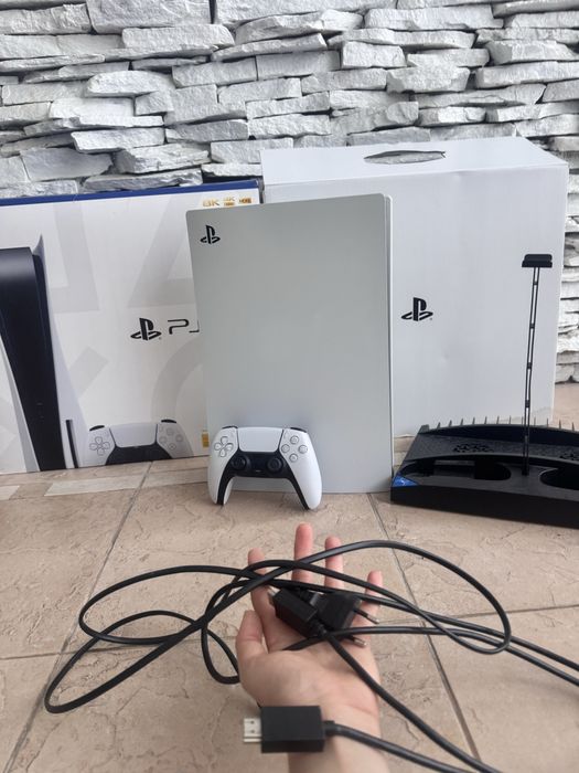 PLAYSTATION 5 в отлично състояние