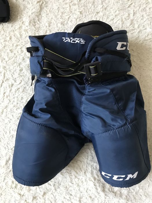 Хоккейная омуниция.