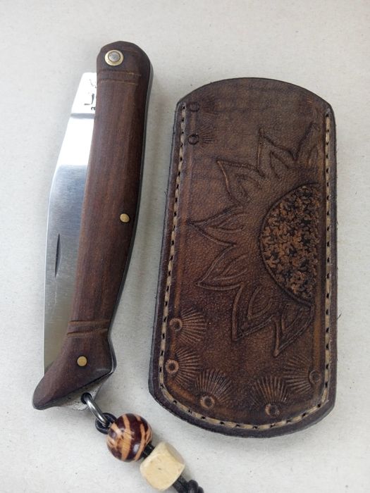 Калъф за джобно ножче от естествена кожа  ръчна изработка 
Стъпка прои