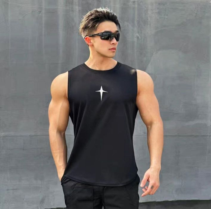 Спортивная майка с крутым принтом , вещи для спорта в двух цветах