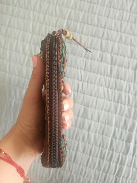 Несесер/портмоне цветно с дървени елементи