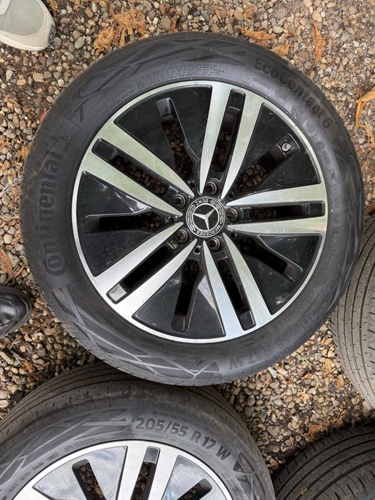 100% Оригинални Mercedes CLA 2022 година