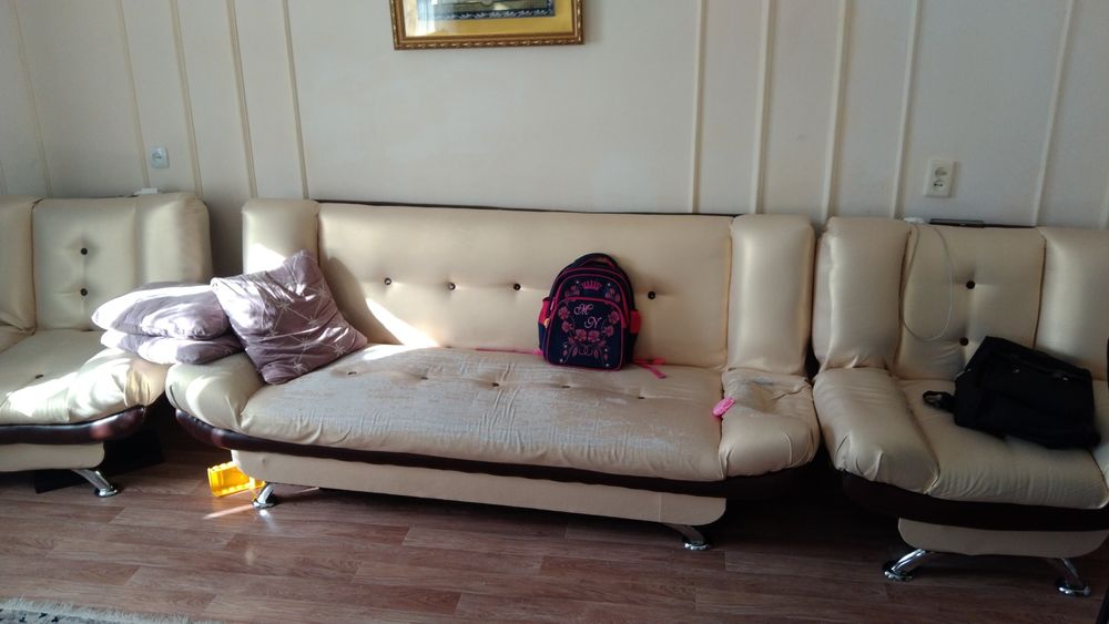 Отдам даром диван с креслами