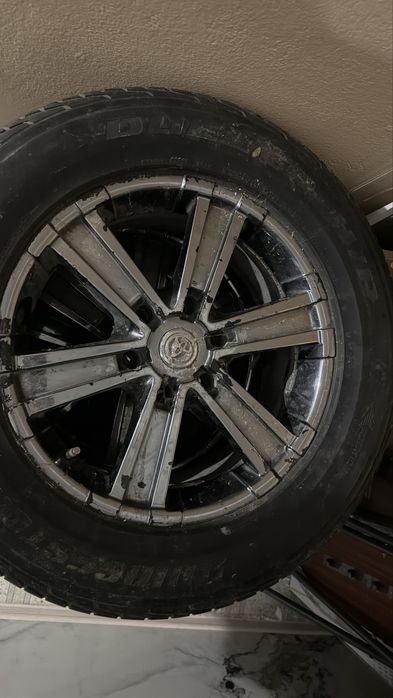 Продаются шины.