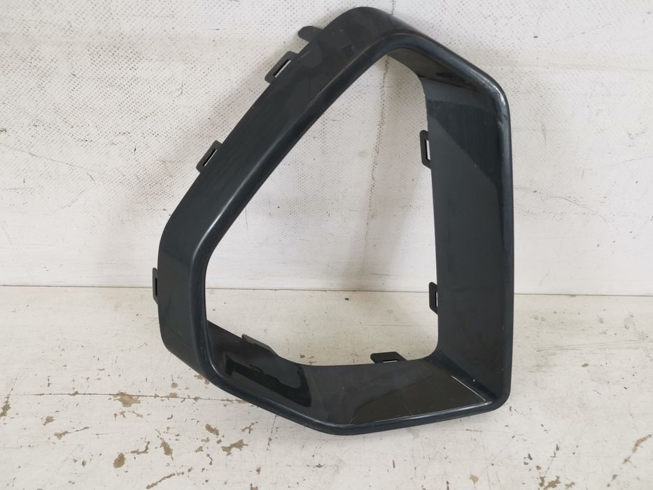 Рамка За Решетка Фар Предна Дясна Ауди Q3 / Audi Q3 Оригинална В Добро