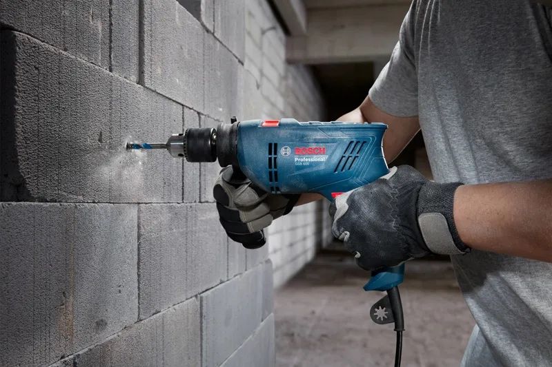 АКЦИЯ! Электрическая ударная дрель Bosch GSB 600 pro