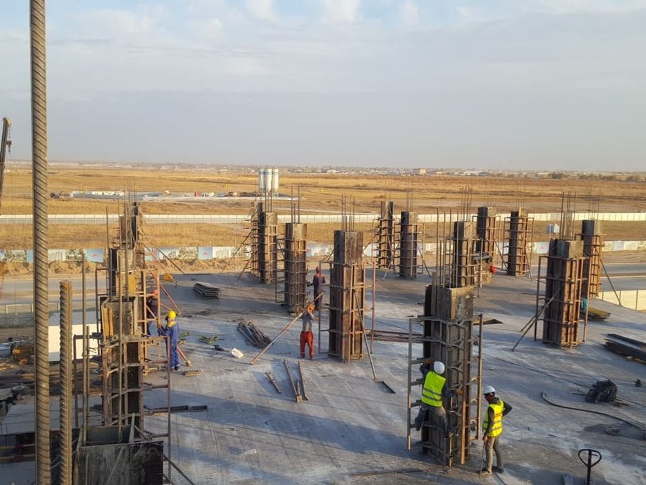 Калона опалубки леса