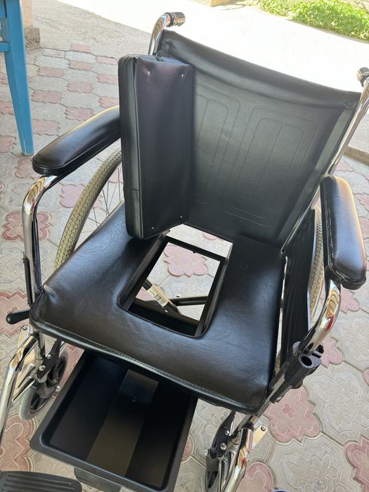 Продам инвалидную кресло-коляску