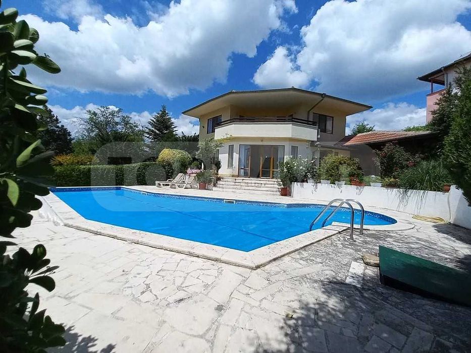 Продава се Къща в Бяла - 234 кв.м за 1103 €/кв.м - Снимка #1