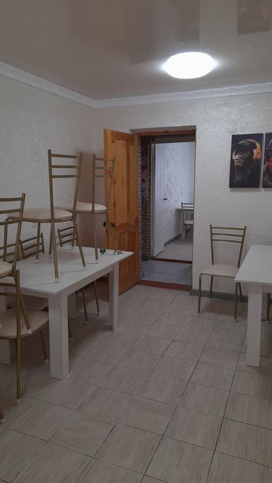 Продам мебель стол и стулья